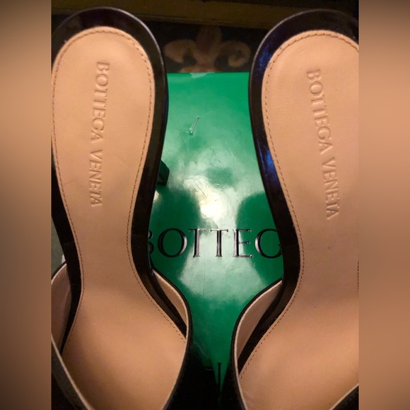 Bottega Veneta
Bottega Veneta Square Toe Sandals - Picture 7 of 16